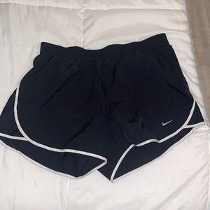 Nike shorts size medium